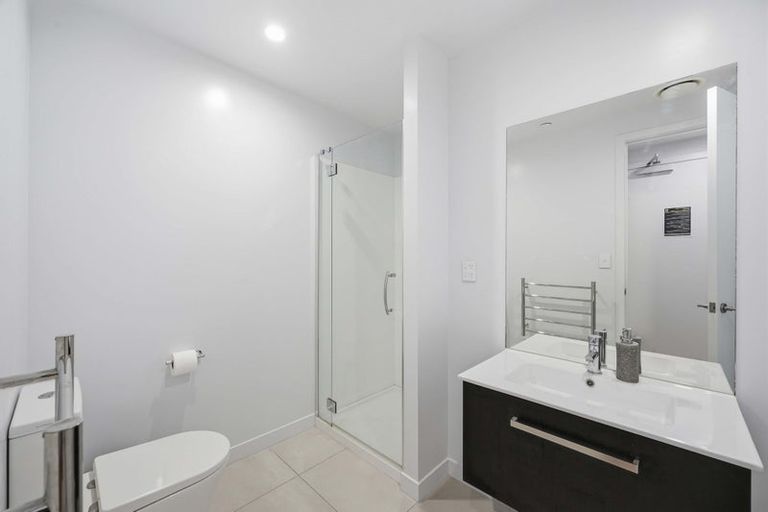 Photo of property in Frank Sargeson Apts, 104/74 Anzac Street, Takapuna, Auckland, 0622