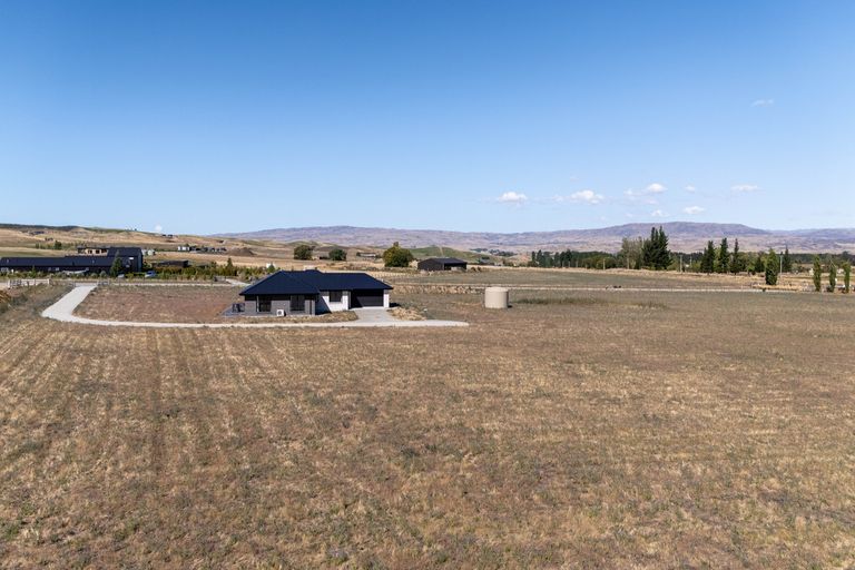 Photo of property in 21 Thyme Fields Road, Springvale, 9393