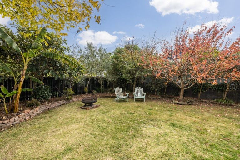 Photo of property in 6 Finnis Lane, Hospital Hill, Napier, 4110