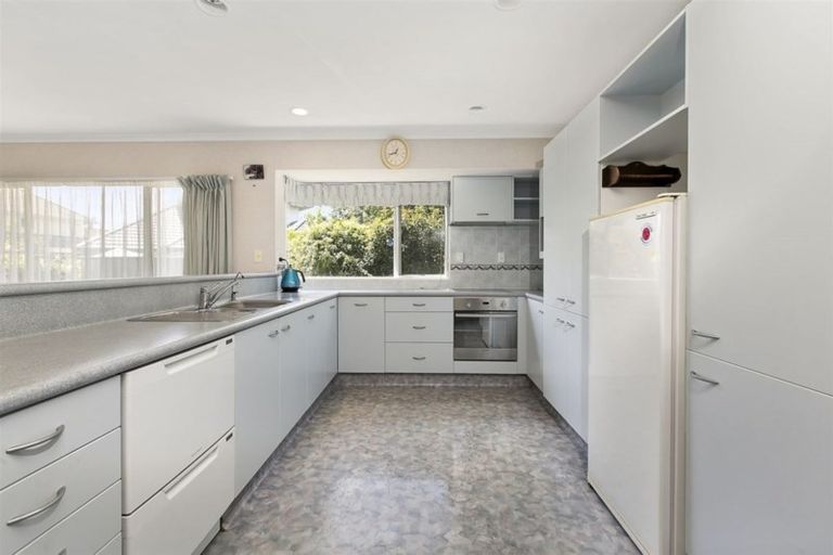 Photo of property in 23 Lucerne Place, Welcome Bay, Tauranga, 3112