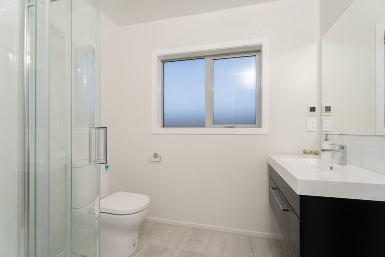 Photo of property in 9 Pine Hill Rise, Glenside, Wellington, 6037