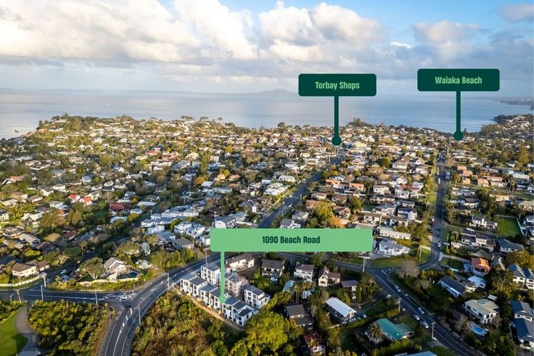 Photo of property in 1/1090 Beach Road, Torbay, Auckland, 0630