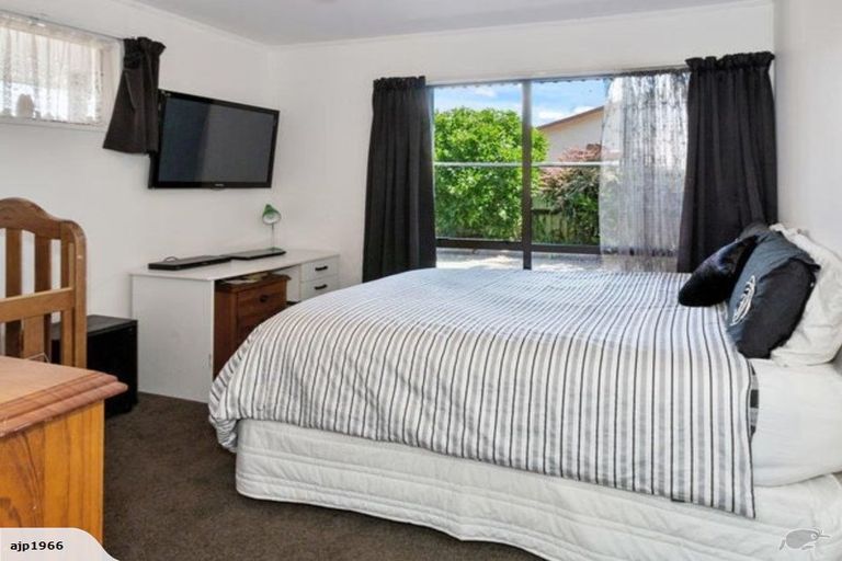 Photo of property in 9 Ludlow Place, Parklands, Christchurch, 8083