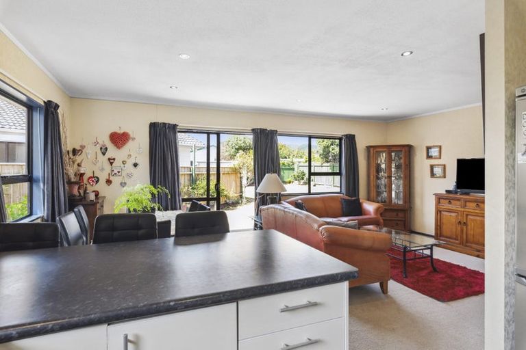 Photo of property in 9b Rodney Grove, Paraparaumu, 5032