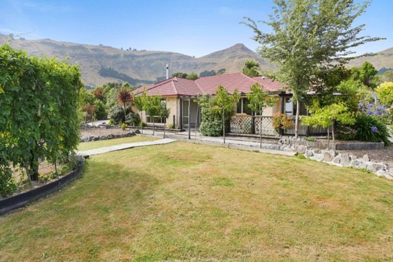Photo of property in 6 Deavoll Place, Heathcote Valley, Christchurch, 8022