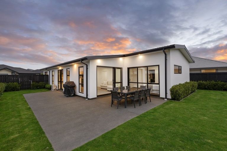 Photo of property in 6 Maka Lane, Halswell, Christchurch, 8025