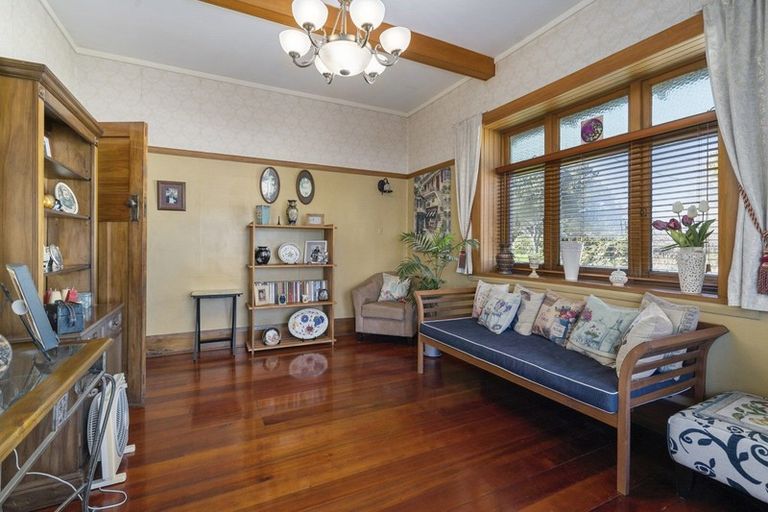 Photo of property in 10 Riverside Drive, Kelvin Grove, Palmerston North, 4470