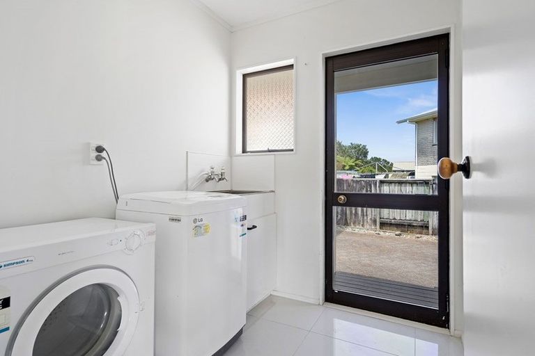 Photo of property in 23 Marchant Place, Westown, New Plymouth, 4310