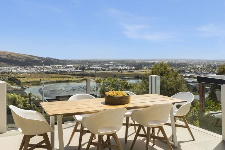 Photo of property in 89 Cannon Hill Crescent, Mount Pleasant, Christchurch, 8081