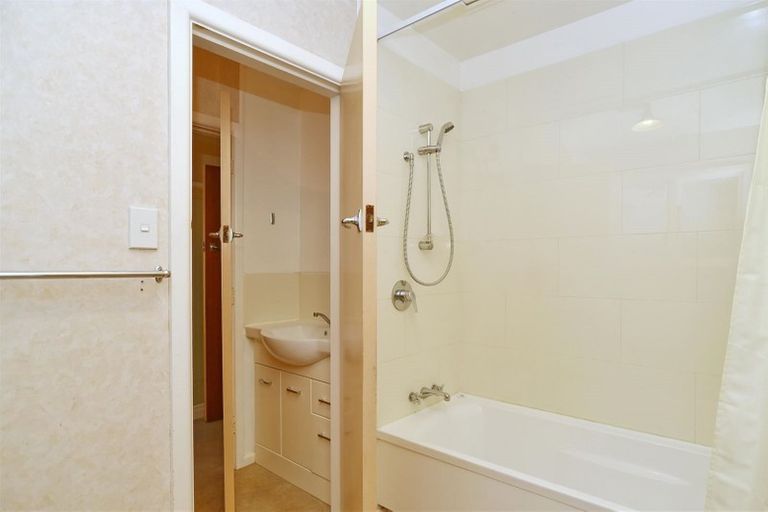 Photo of property in 10 Rochford Place, Bryndwr, Christchurch, 8052