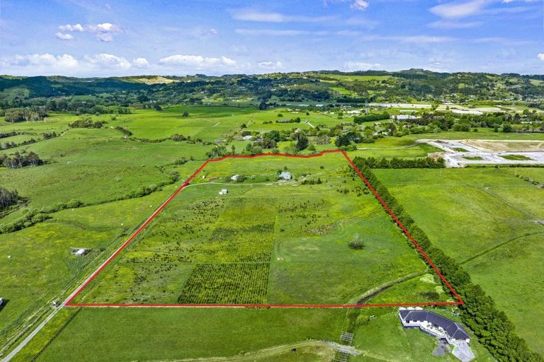 Photo of property in 201 Sutton Road, Drury, 2113