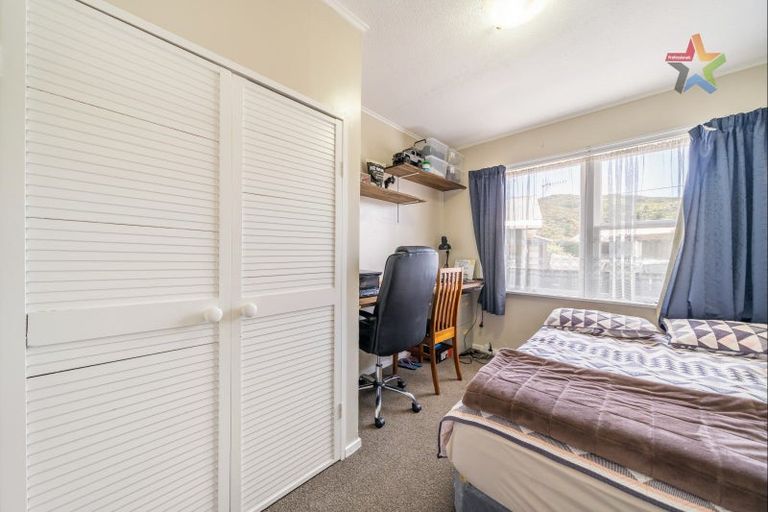 Photo of property in 5 Willow Grove, Wainuiomata, Lower Hutt, 5014