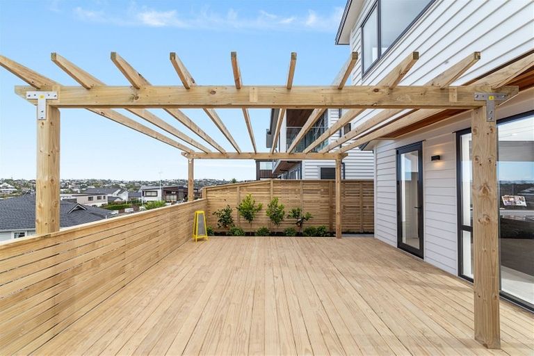 Photo of property in 30 Bearing Parade, Long Bay, Auckland, 0630