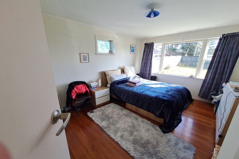 Photo of property in 57 Tiroroa Avenue, Te Atatu South, Auckland, 0610