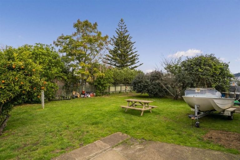 Photo of property in 20 Cook Drive, Whitianga, 3510