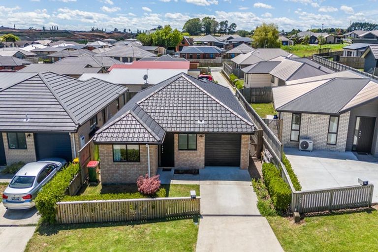 Photo of property in 22 North Ridge Drive, Rototuna North, Hamilton, 3210