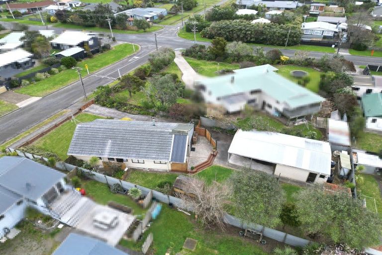 Photo of property in 5 Hennessy Street West, Foxton Beach, Foxton, 4815