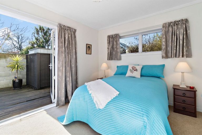 Photo of property in 11 Hanover Place, Ilam, Christchurch, 8041