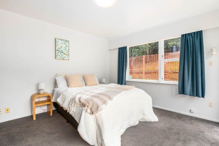 Photo of property in 127 Parkvale Road, Karori, Wellington, 6012