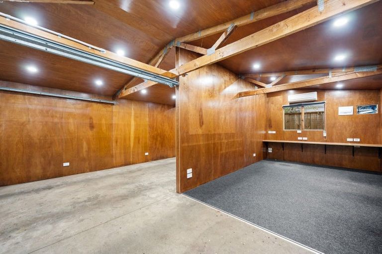 Photo of property in 24 Godley Road, Green Bay, Auckland, 0604