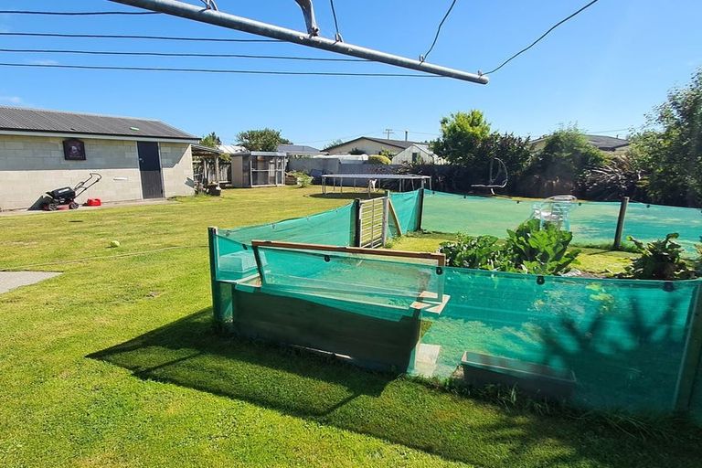 Photo of property in 2 Andrew Street, Waimate, 7924