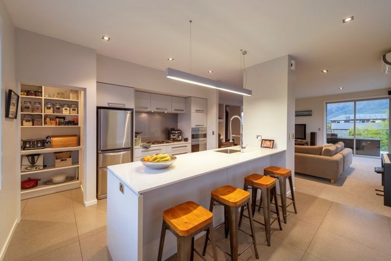 Photo of property in 10 Sunnyside Lane, Wanaka, 9305