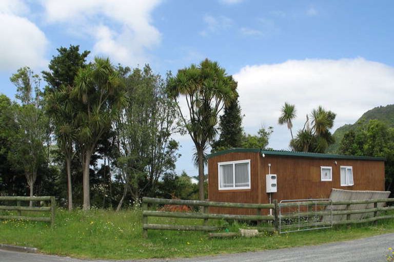 Photo of property in 2b George Street, Hikurangi, 0114