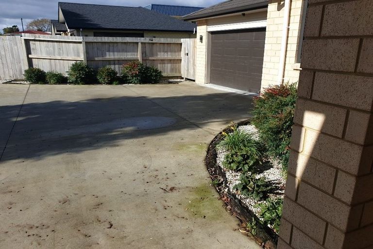 Photo of property in 50b Pinedale Place, Henderson, Auckland, 0610