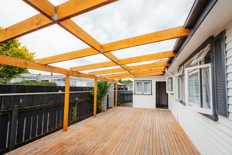 Photo of property in 27 Stanley Street, Levin, 5510