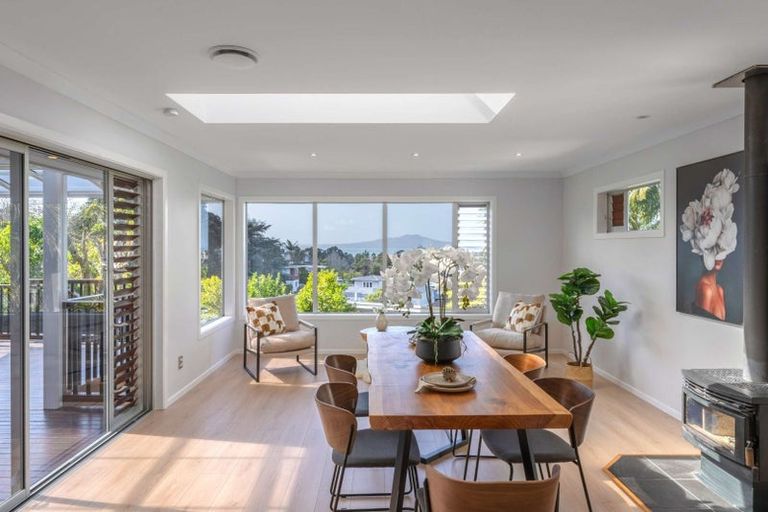 Photo of property in 86 Parr Terrace, Castor Bay, Auckland, 0620