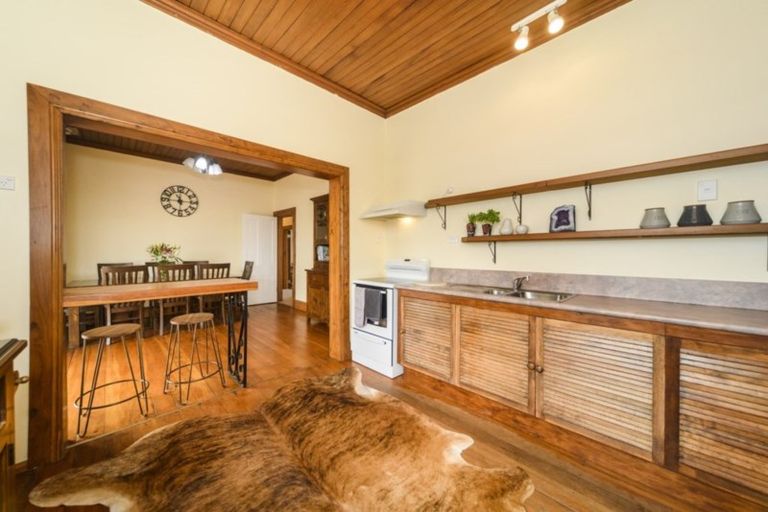 Photo of property in 161 Bridge Street, Bulls, 4818