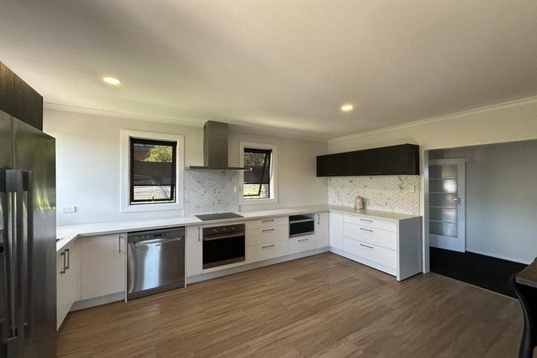 Photo of property in 8 Thomson Street, Green Island, Dunedin, 9018