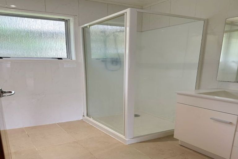 Photo of property in 1/25 Sapphire Place, Bayview, Auckland, 0629