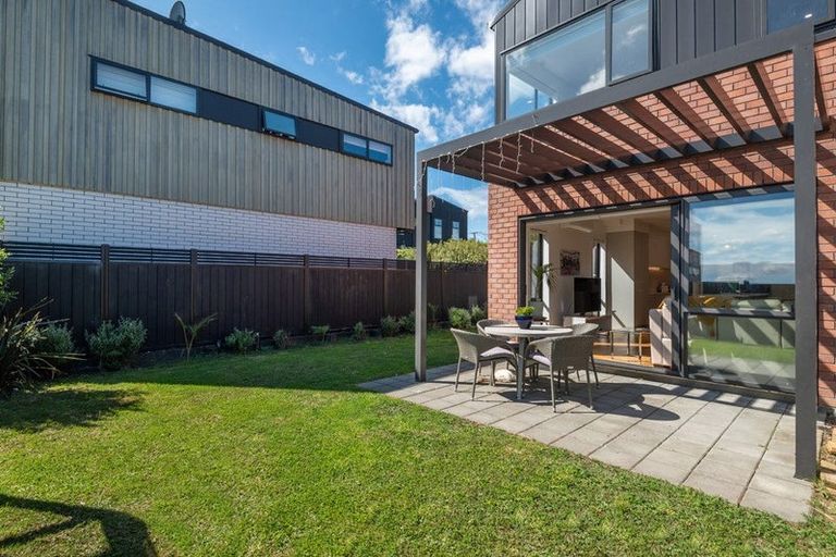 Photo of property in 12 Mahinga Kai Way, Belmont, Auckland, 0622