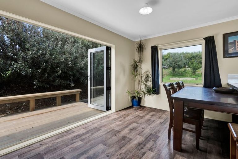 Photo of property in 333 Paraite Road, Paraite, New Plymouth, 4373