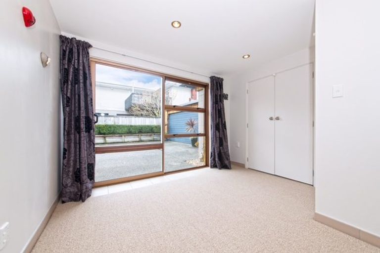 Photo of property in 15 Royal Road, Massey, Auckland, 0614