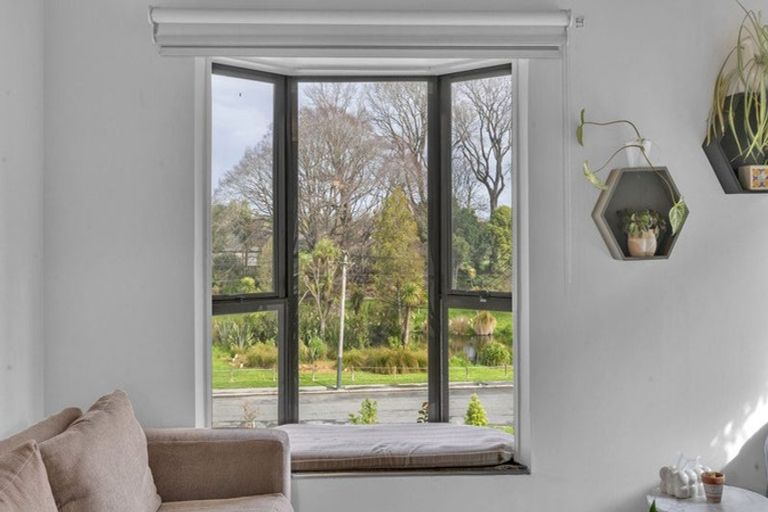 Photo of property in 68 Palatine Terrace, Saint Martins, Christchurch, 8022