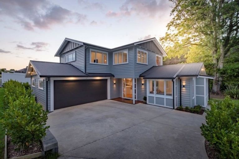 Photo of property in 13 Wautaiti Drive, Riverhead, 0820