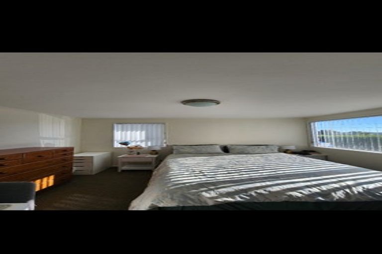 Photo of property in 40 Carluke Street, Paparangi, Wellington, 6037