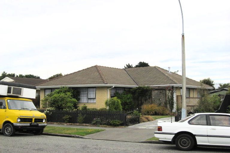 Photo of property in 40 Kuaka Crescent, Bromley, Christchurch, 8062