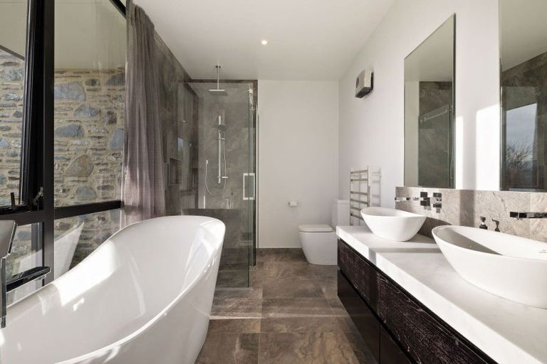 Photo of property in 6 Bloxham Lane, Lake Hayes, Queenstown, 9371