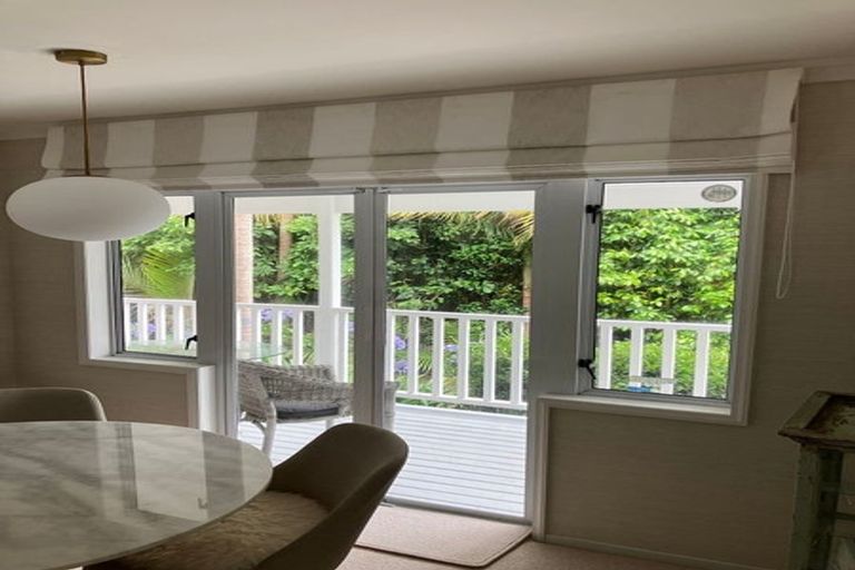 Photo of property in 1/2 Heathcote Road, Castor Bay, Auckland, 0620