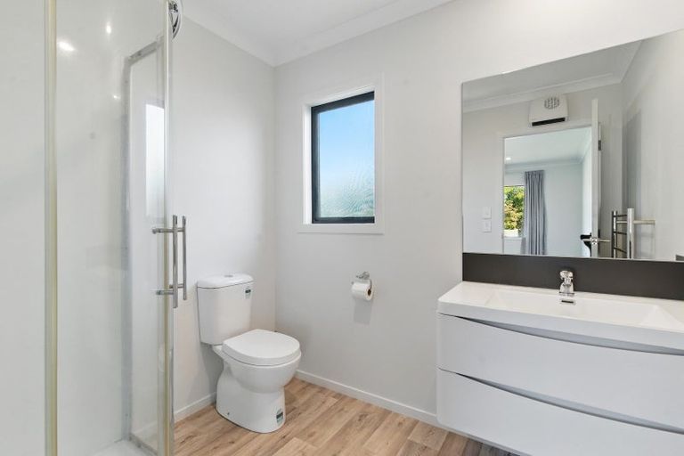 Photo of property in 229 Shakespeare Street, Leamington, Cambridge, 3432