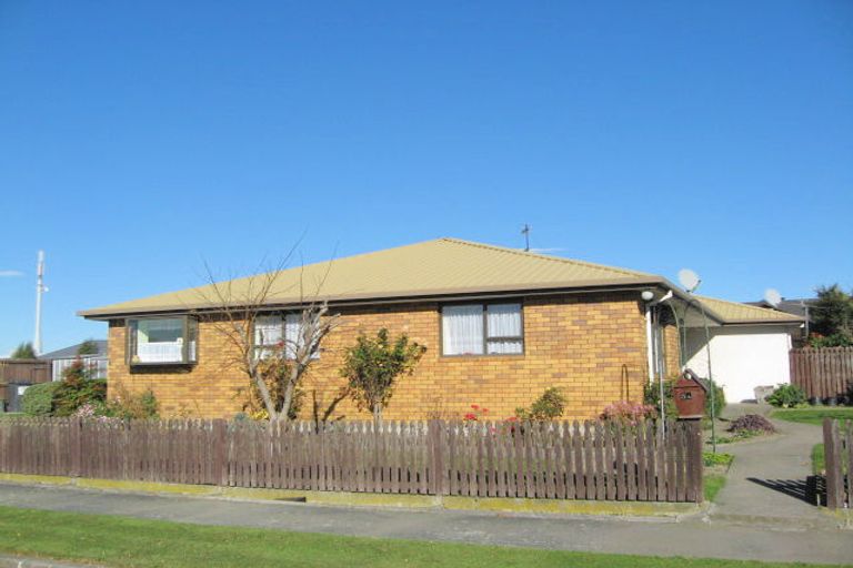 Photo of property in 2 Hossack Close, Belfast, Christchurch, 8051