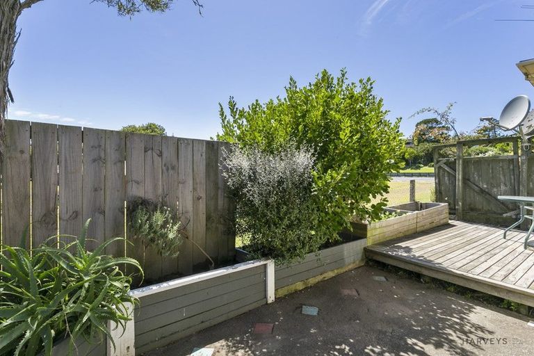 Photo of property in 2/22c Evans Road, Glen Eden, Auckland, 0602