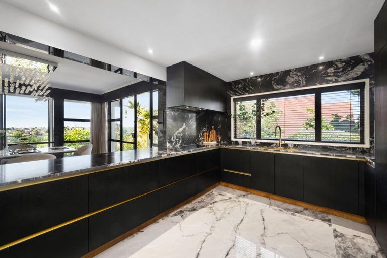 Photo of property in 24 Half Moon Rise, Half Moon Bay, Auckland, 2012