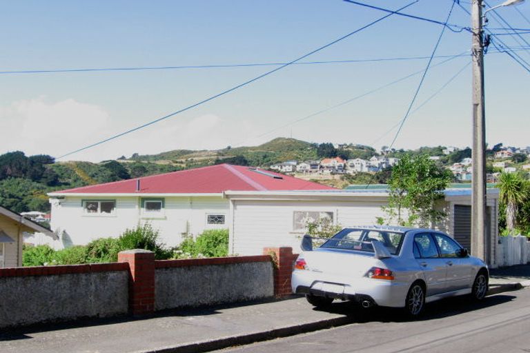 Photo of property in 9 Travancore Street, Island Bay, Wellington, 6023