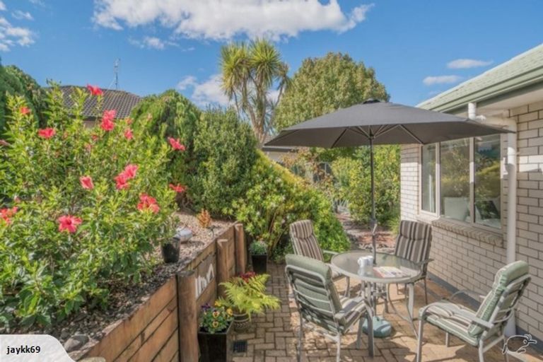 Photo of property in 21 Chieftain Rise, Goodwood Heights, Auckland, 2105