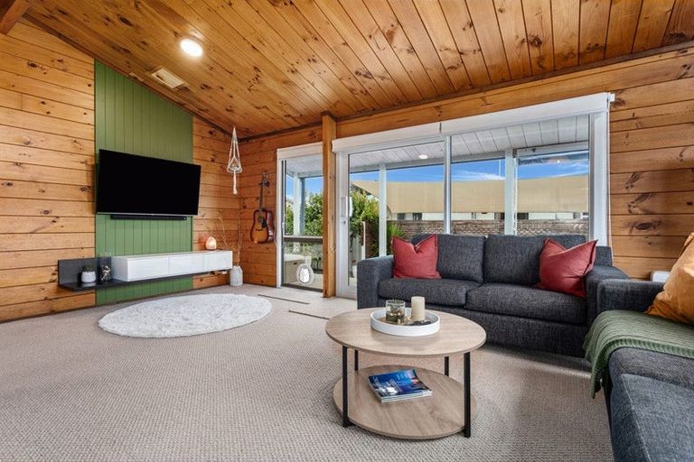 Photo of property in 98 Harbour Road, Ohope, 3121