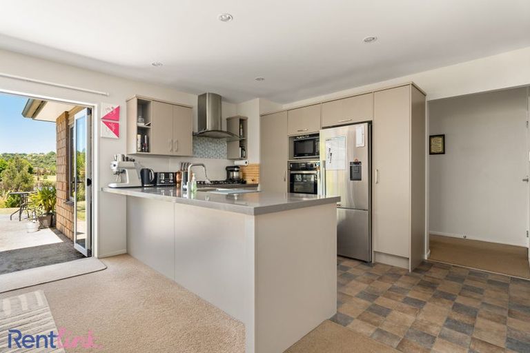 Photo of property in 39 Scoria Close, Pyes Pa, Tauranga, 3112